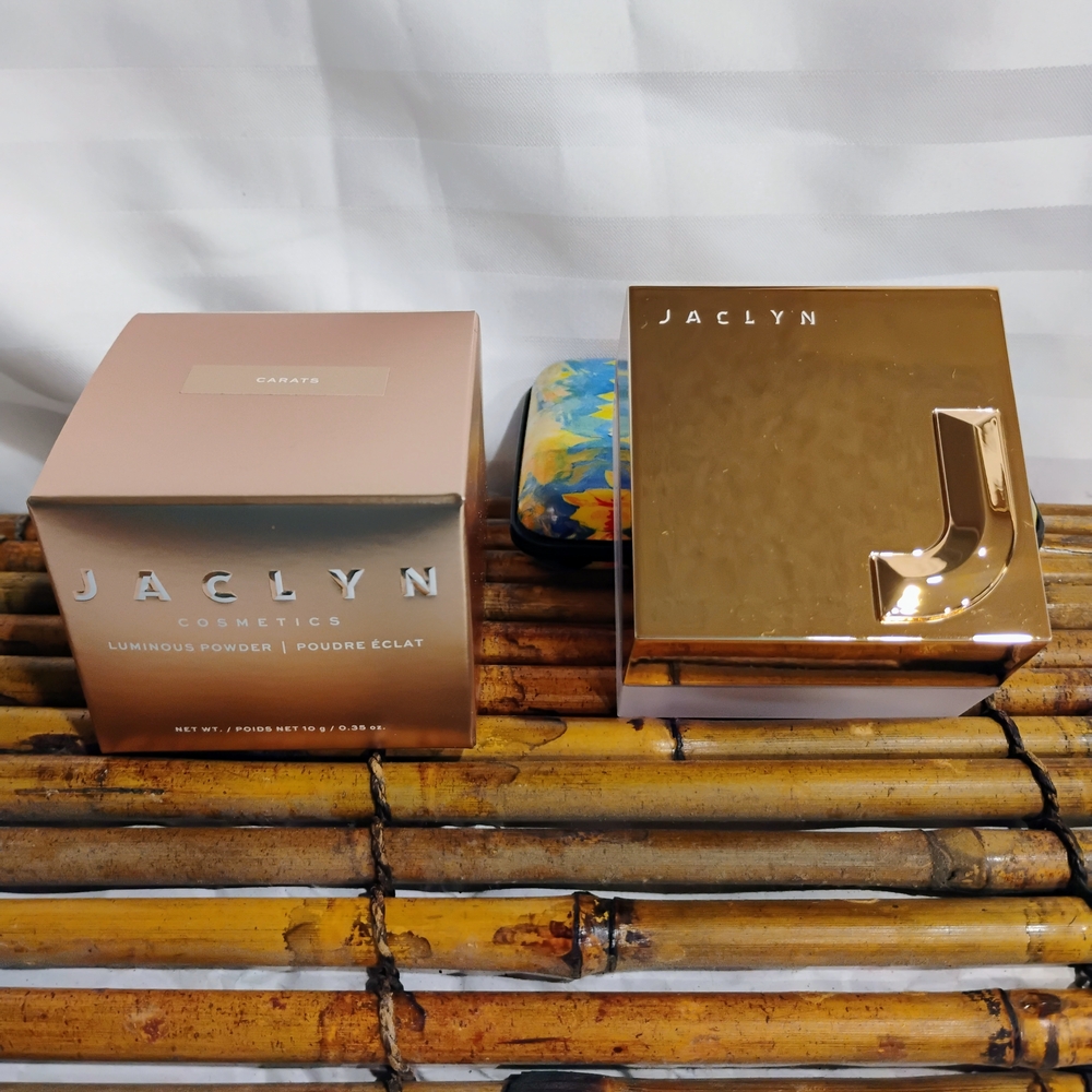 Jaclyn Cosmetics Luminous Powder - - Picture 2 of 3